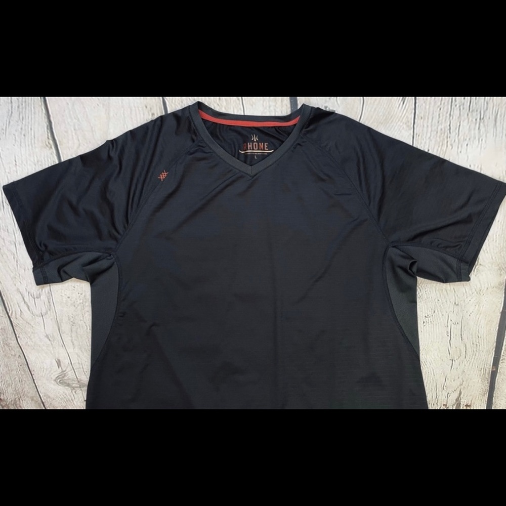 Large Rhone Reign Short Sleeve Activewear T-shirt - Black V- neckline
